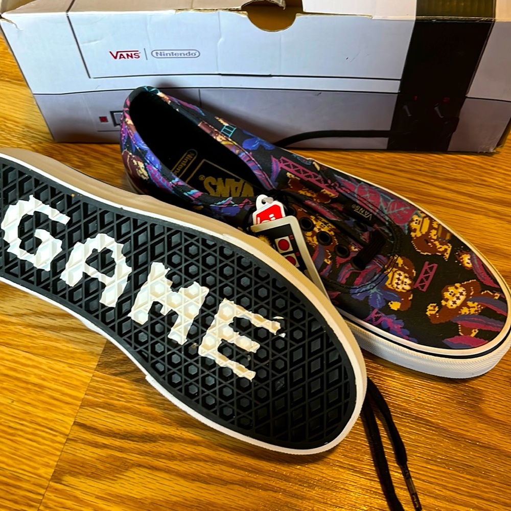 NIB Rare Donkey Kong Vans